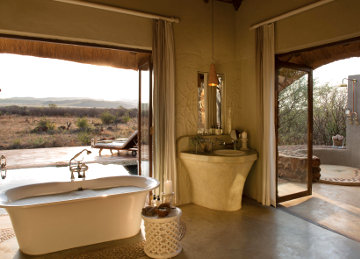 Photo of Suite bathroom © Madikwe Hills Private Game Lodge